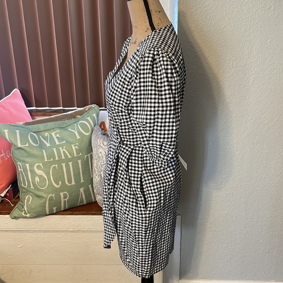 NWT black and white gingham print wrap dress with pockets. - Picture 3 of 9